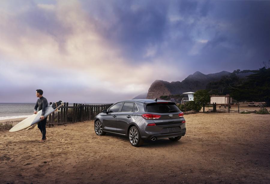  Hyundai Elantra GT Sport 2017 года  (фото 12 из 40)